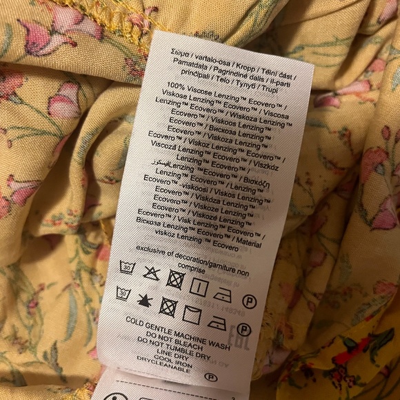 Vero Moda boho yellow, green and red floral ruffled mini skirt NWT - Picture 9 of 9